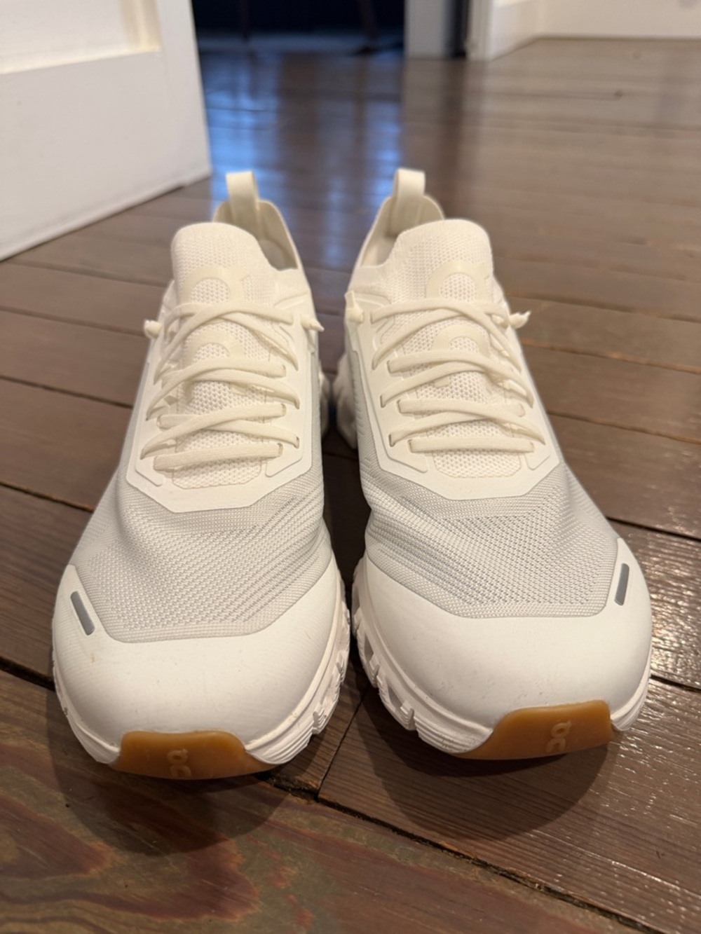 On Running Cloud Versa Sneakers in White - Picture 4 of 6